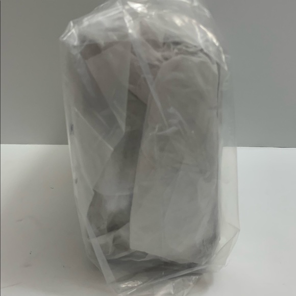 Marc Jacobs The Textured Box Leather Crossbody - Picture 10 of 12